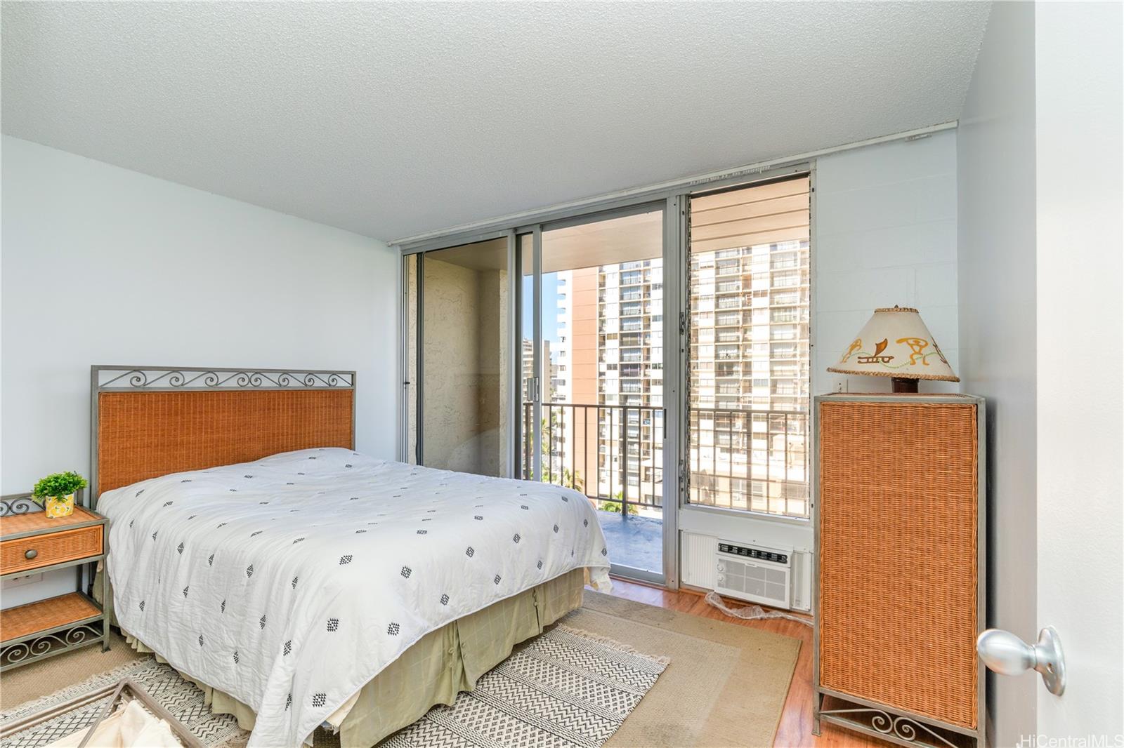 2345 Ala Wai Boulevard  Unit 1518