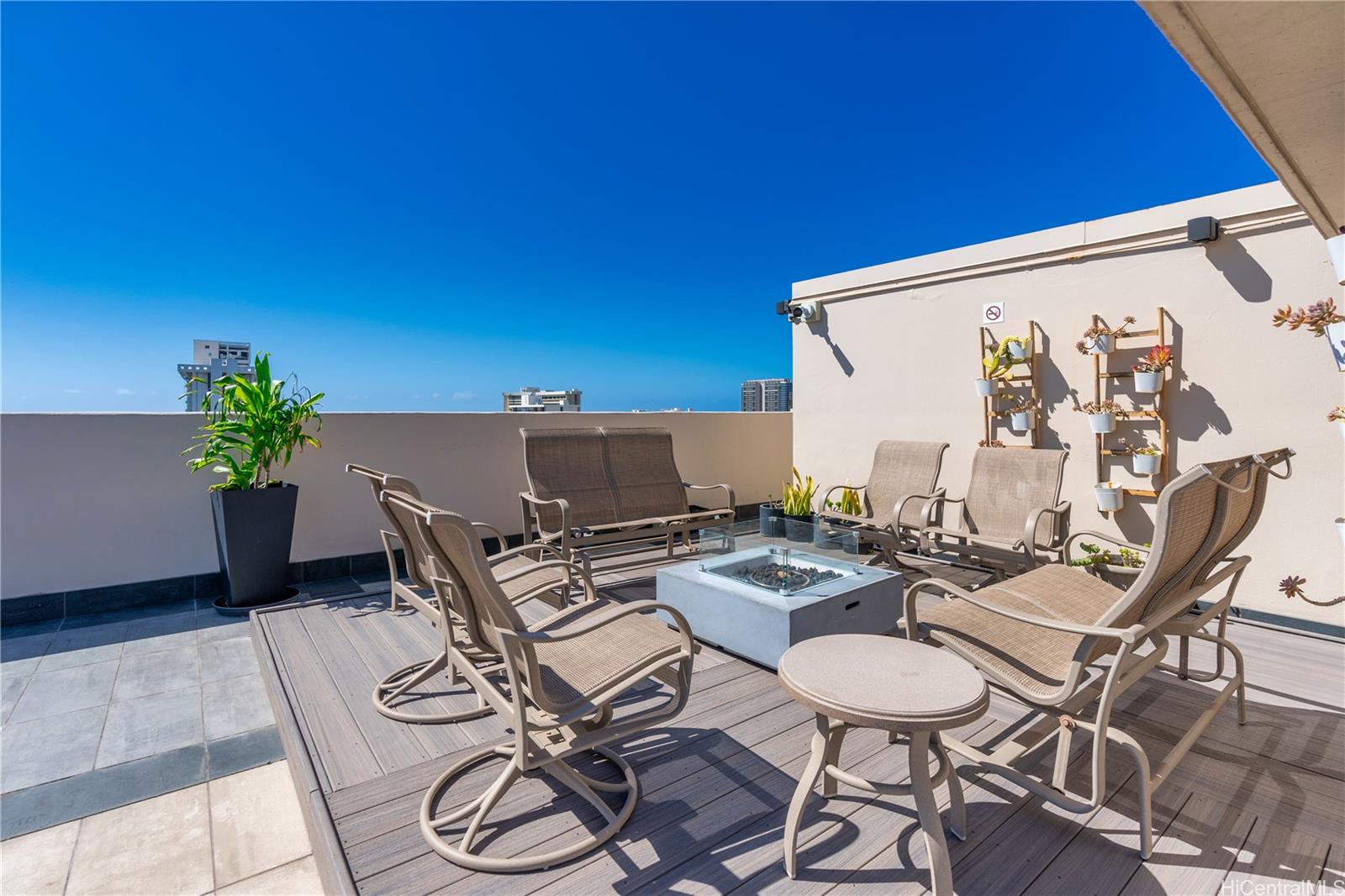 2345 Ala Wai Boulevard  Unit 1518