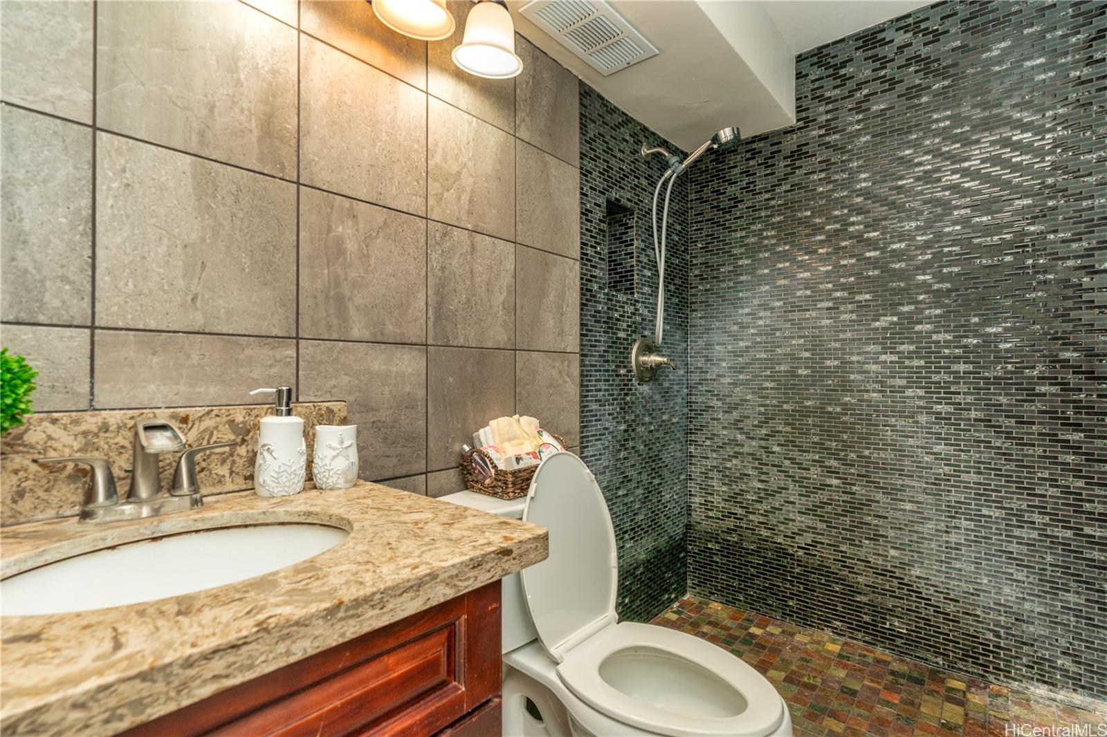 801 Ala Nioi Place  Unit 404