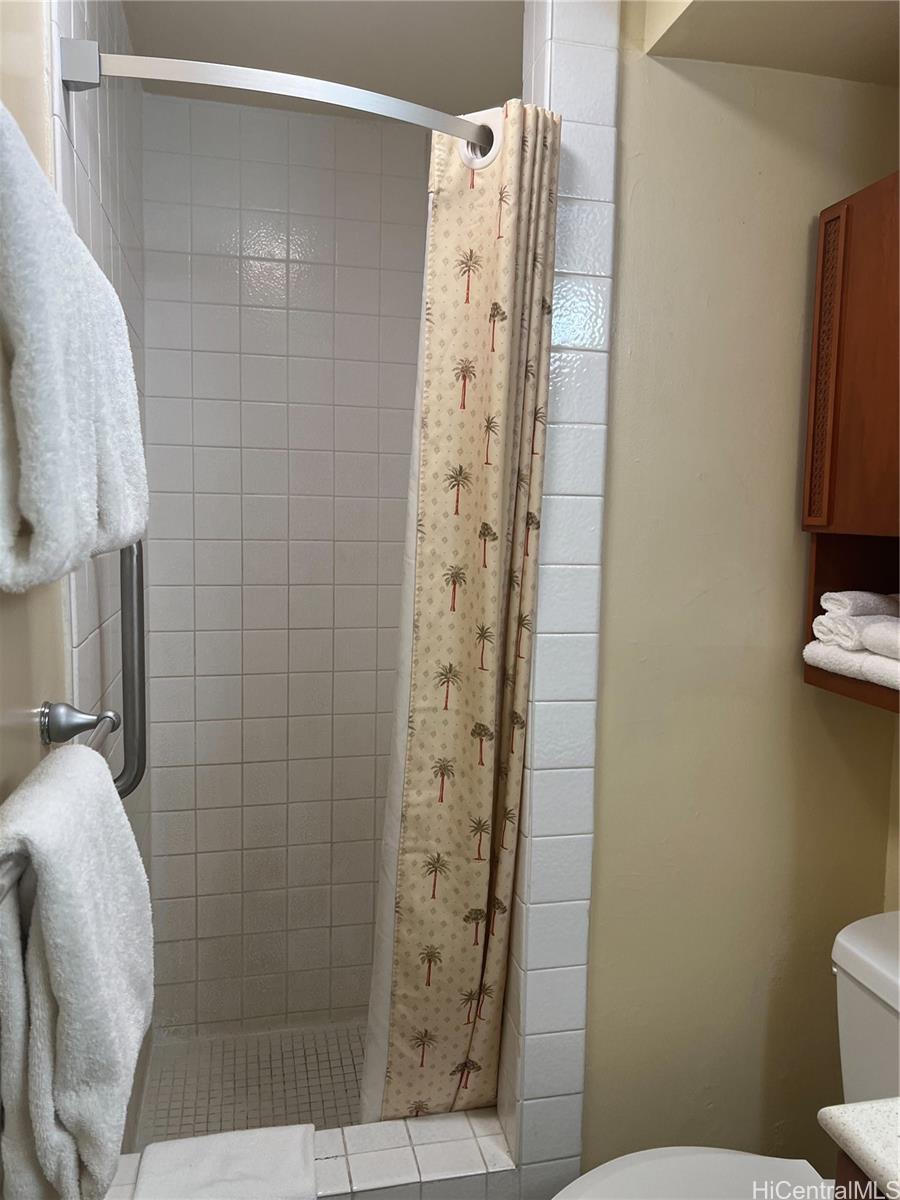 Photo 7 of 25