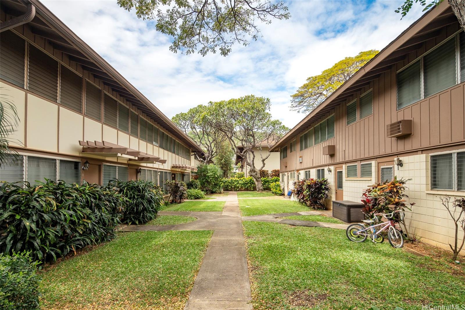 Tropic Gardens 1 4908 Kilauea Avenue  Unit 3