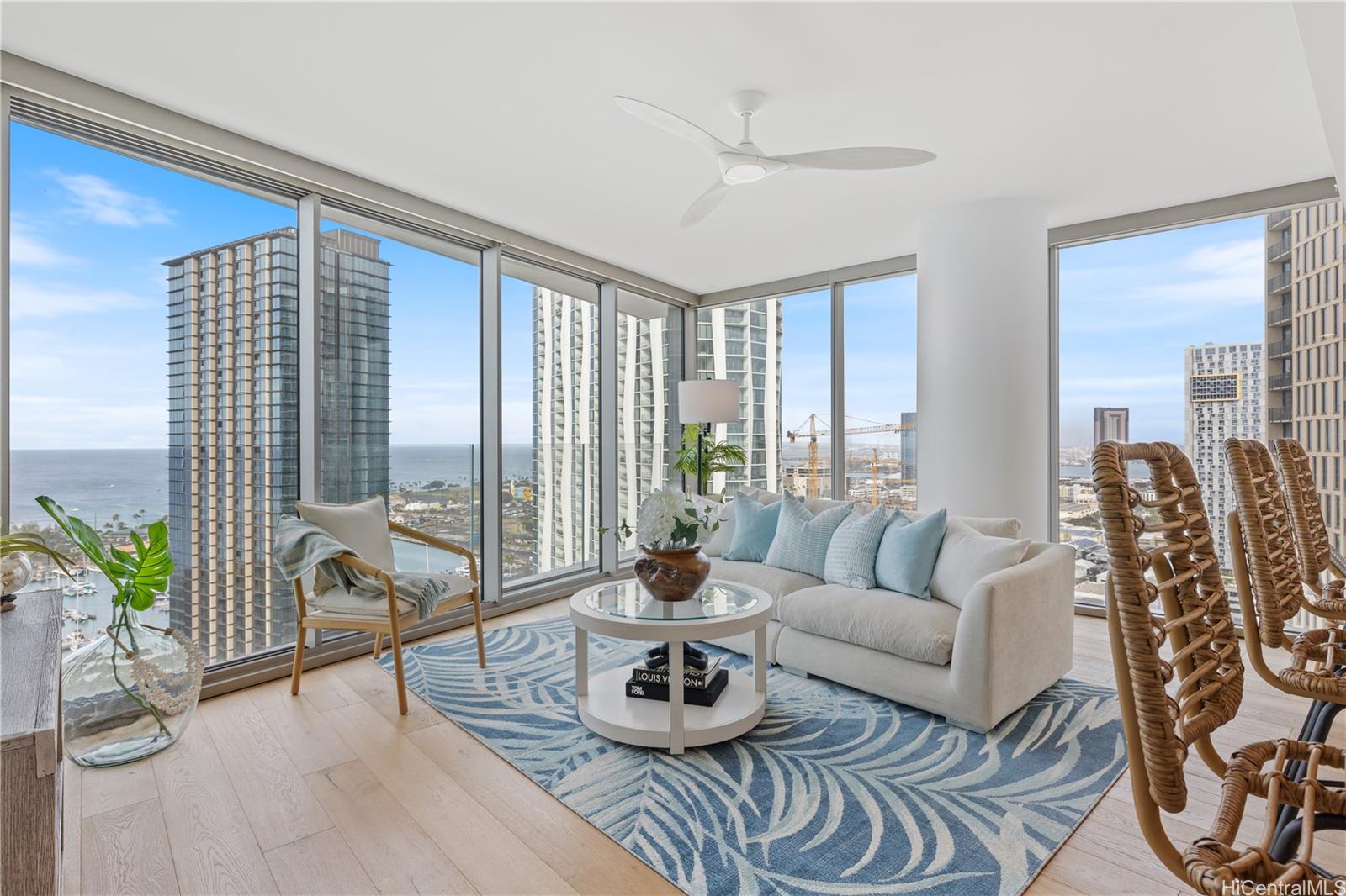 1001 Queen Street 2501
