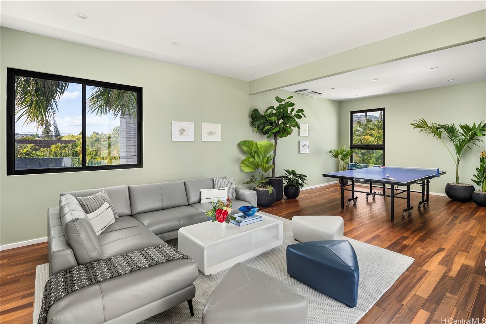 4758 Kahala Avenue