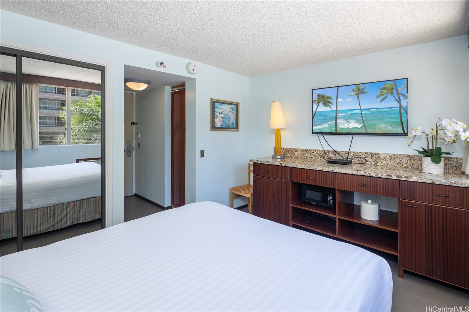 Aloha Surf Hotel 444 Kanekapolei Street  Unit 219