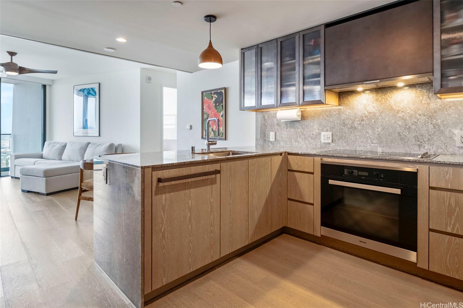 1000 Auahi Street 3607
