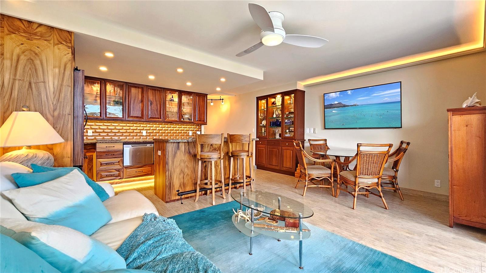 2999 Kalakaua Avenue  Unit 404