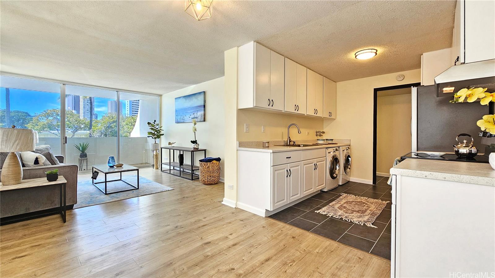 2825 S King Street  Unit 201