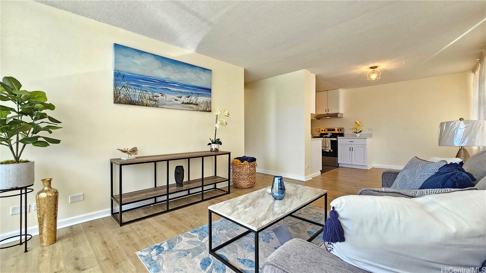 2825 S King Street  Unit 201