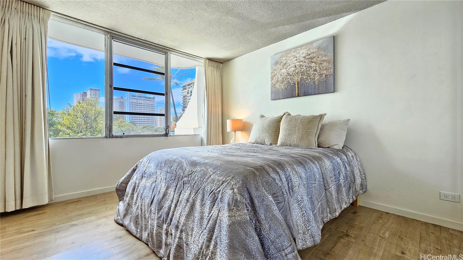 2825 S King Street  Unit 201