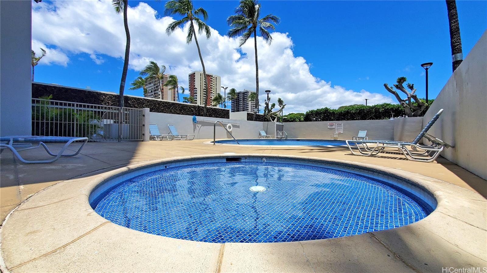 2825 S King Street  Unit 201