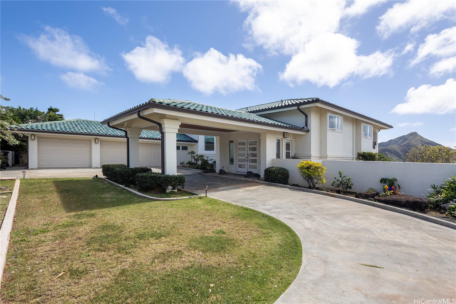 1007 Kuamauna Street Honolulu HI 96825 listed 03182024