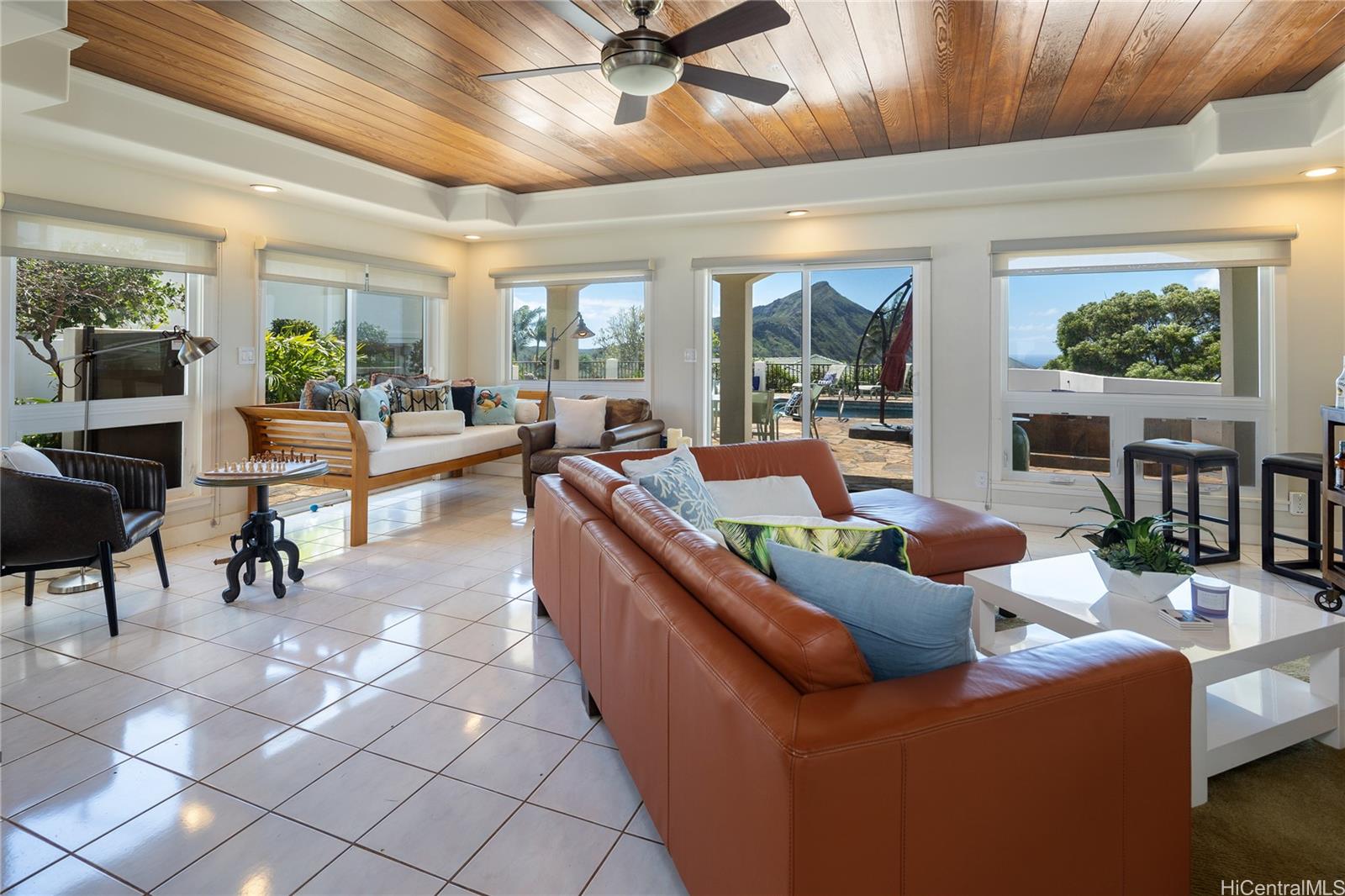 1007 Kuamauna Street Honolulu HI 96825 listed 03182024