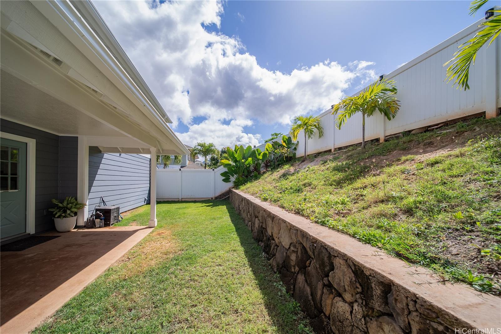 87-1041 Huamoa Street