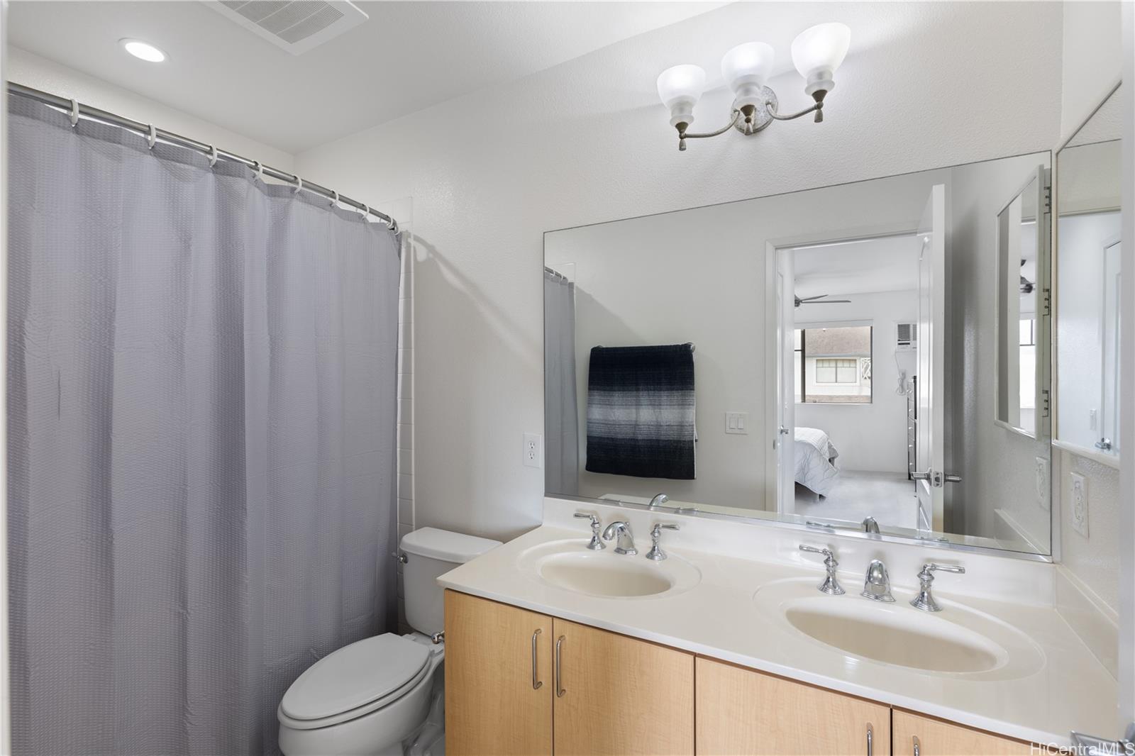 95-937 Ukuwai Street  Unit 806