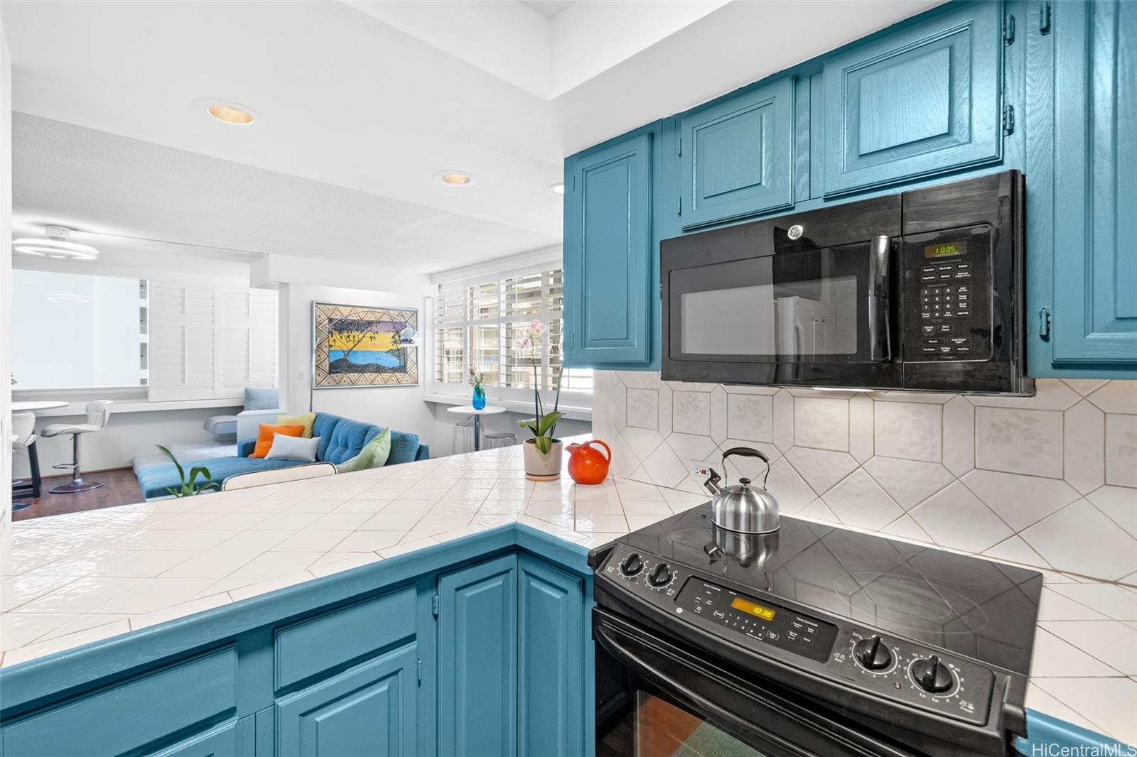 2500 Kalakaua Avenue  Unit 503