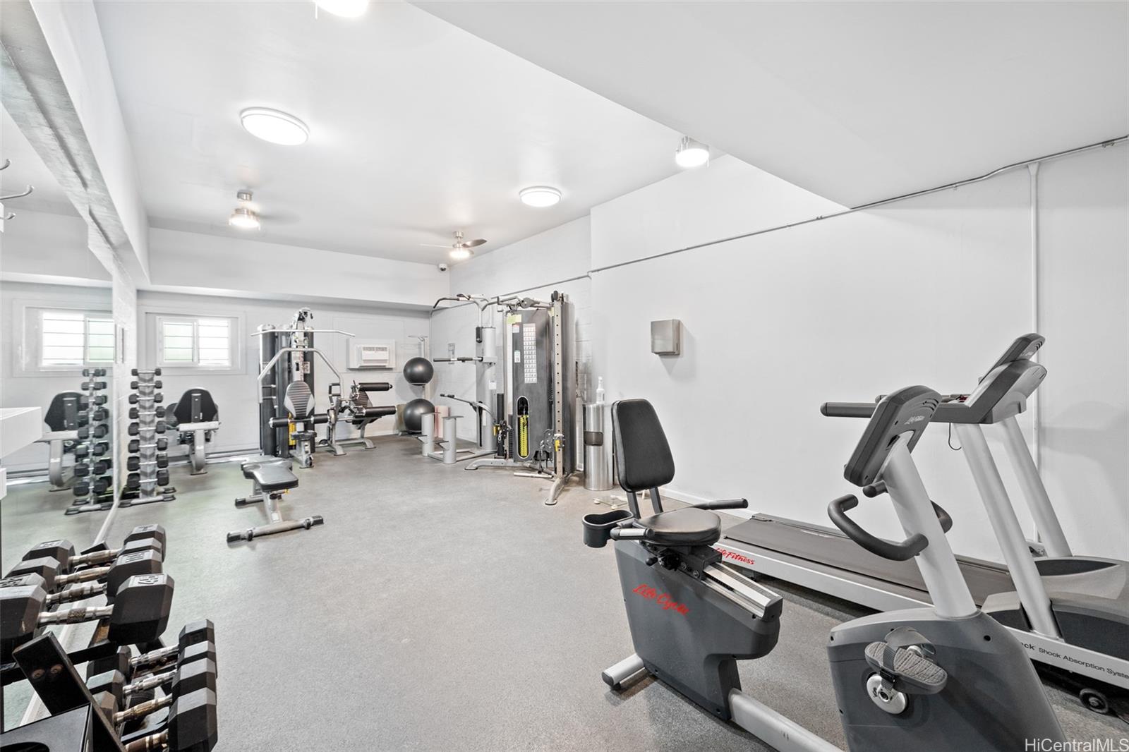 2500 Kalakaua Avenue  Unit 503
