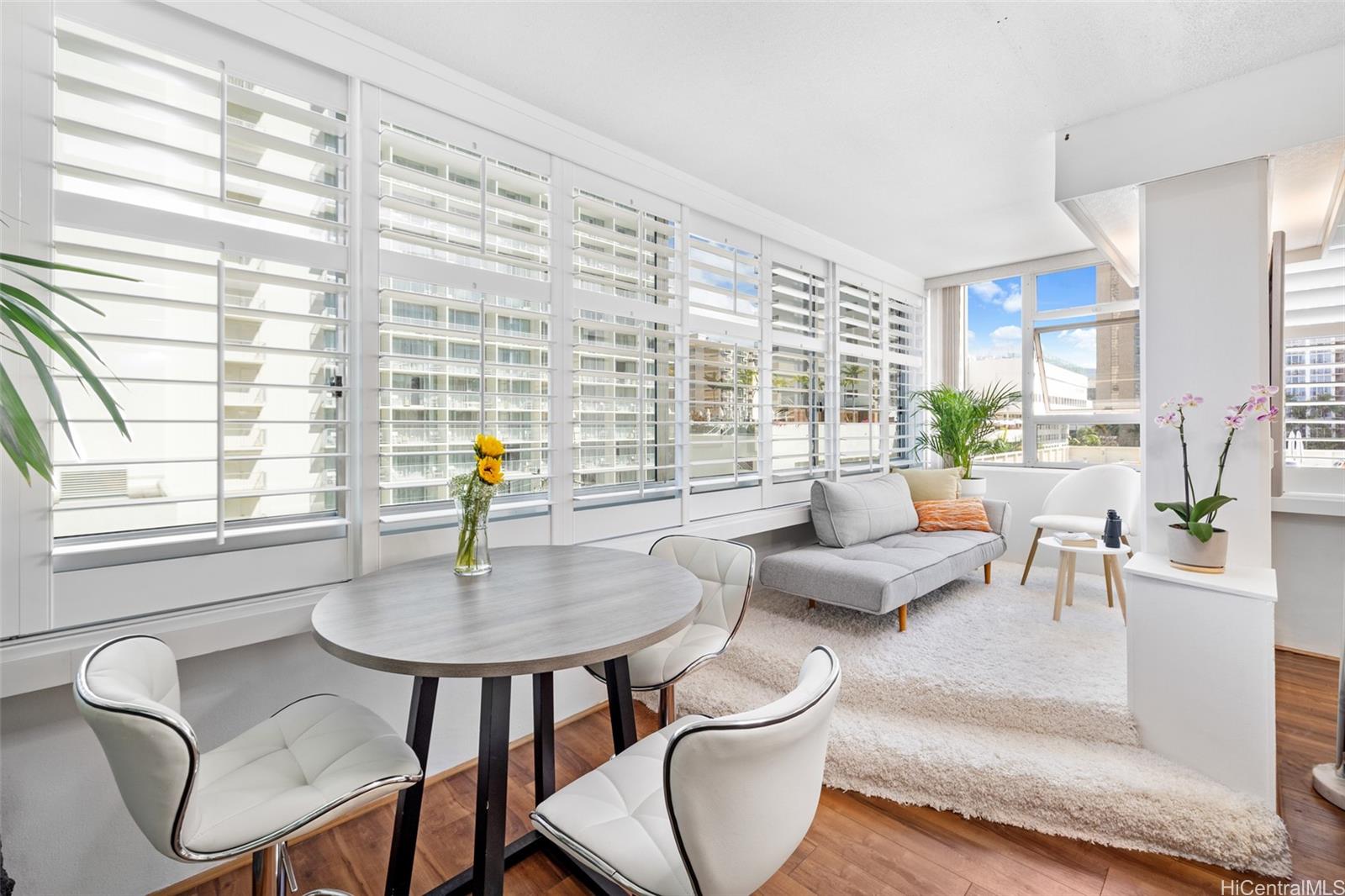 2500 Kalakaua Avenue  Unit 503