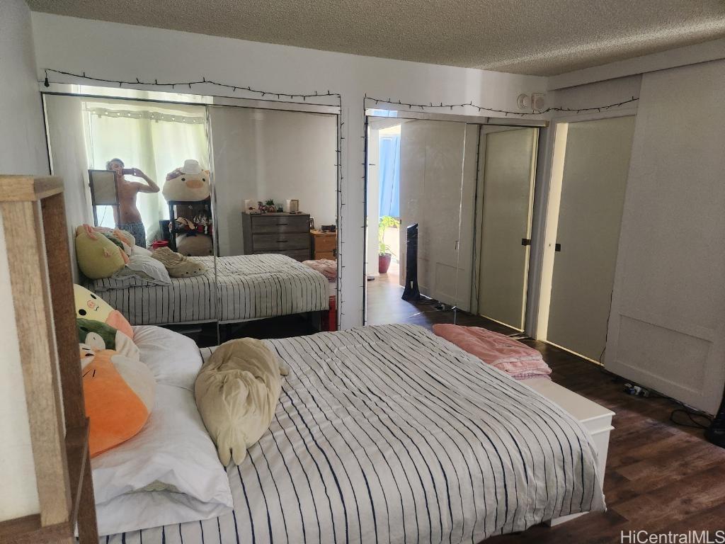 Photo 3 of 18