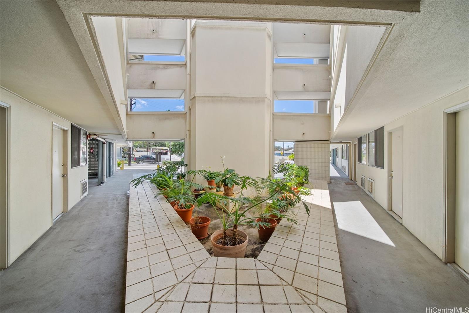 2860 Waialae Avenue  Unit 316