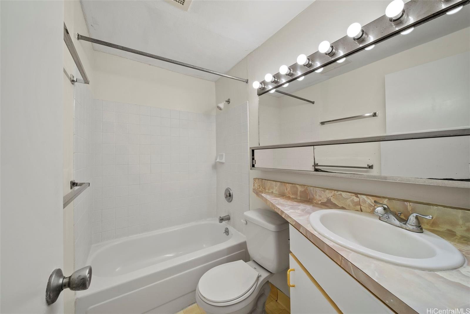 2860 Waialae Avenue  Unit 316