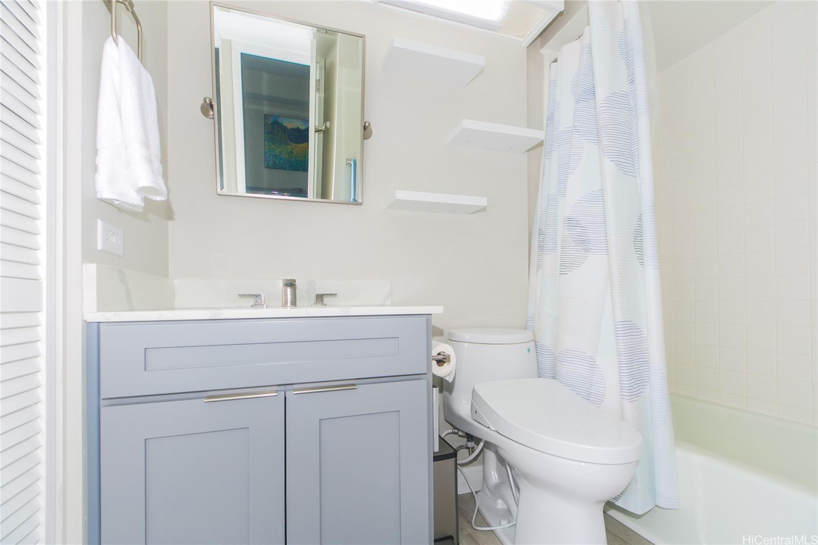 225 Queen Street  Unit 9G
