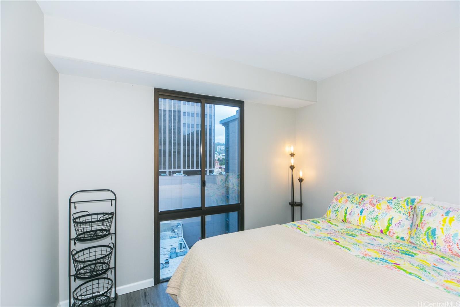 225 Queen Street  Unit 9G
