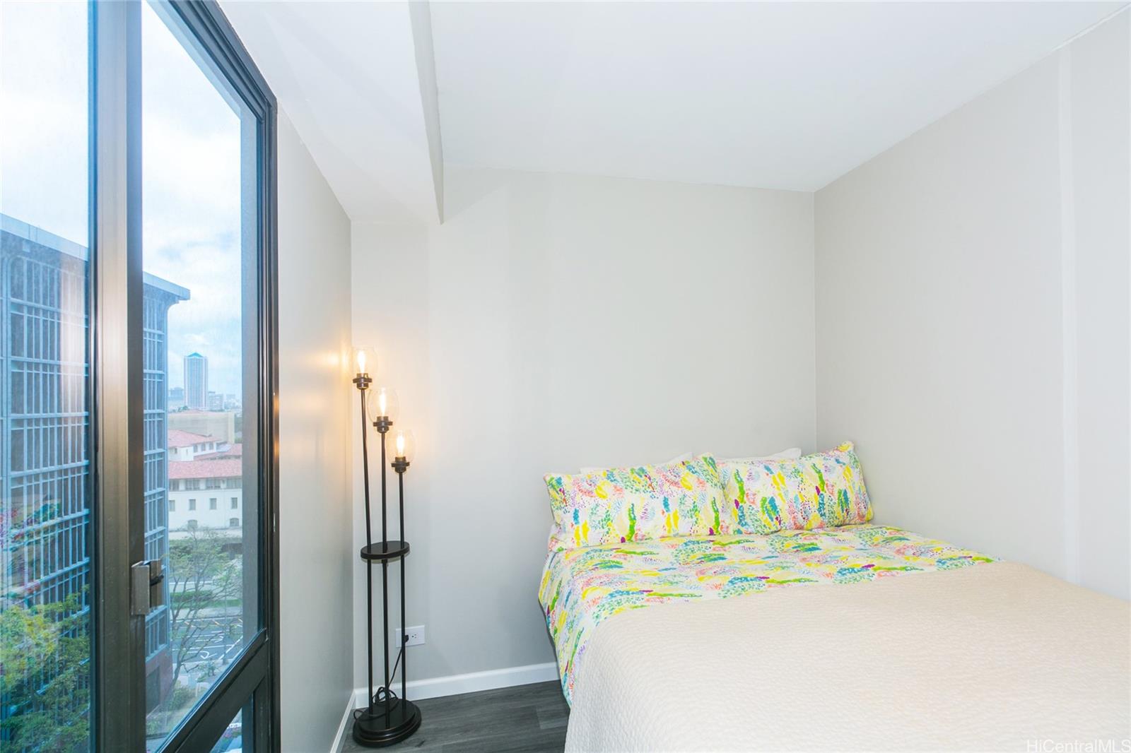 225 Queen Street  Unit 9G
