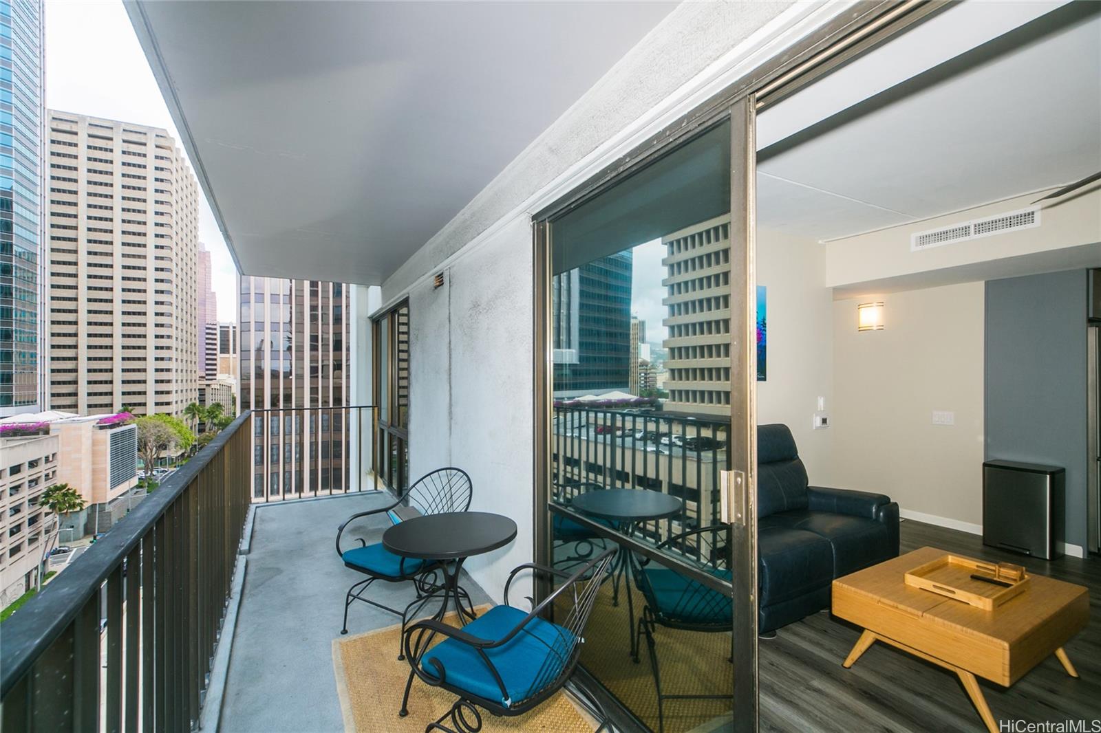 225 Queen Street  Unit 9G