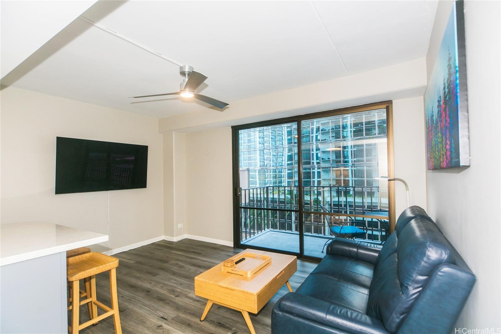 225 Queen Street  Unit 9G