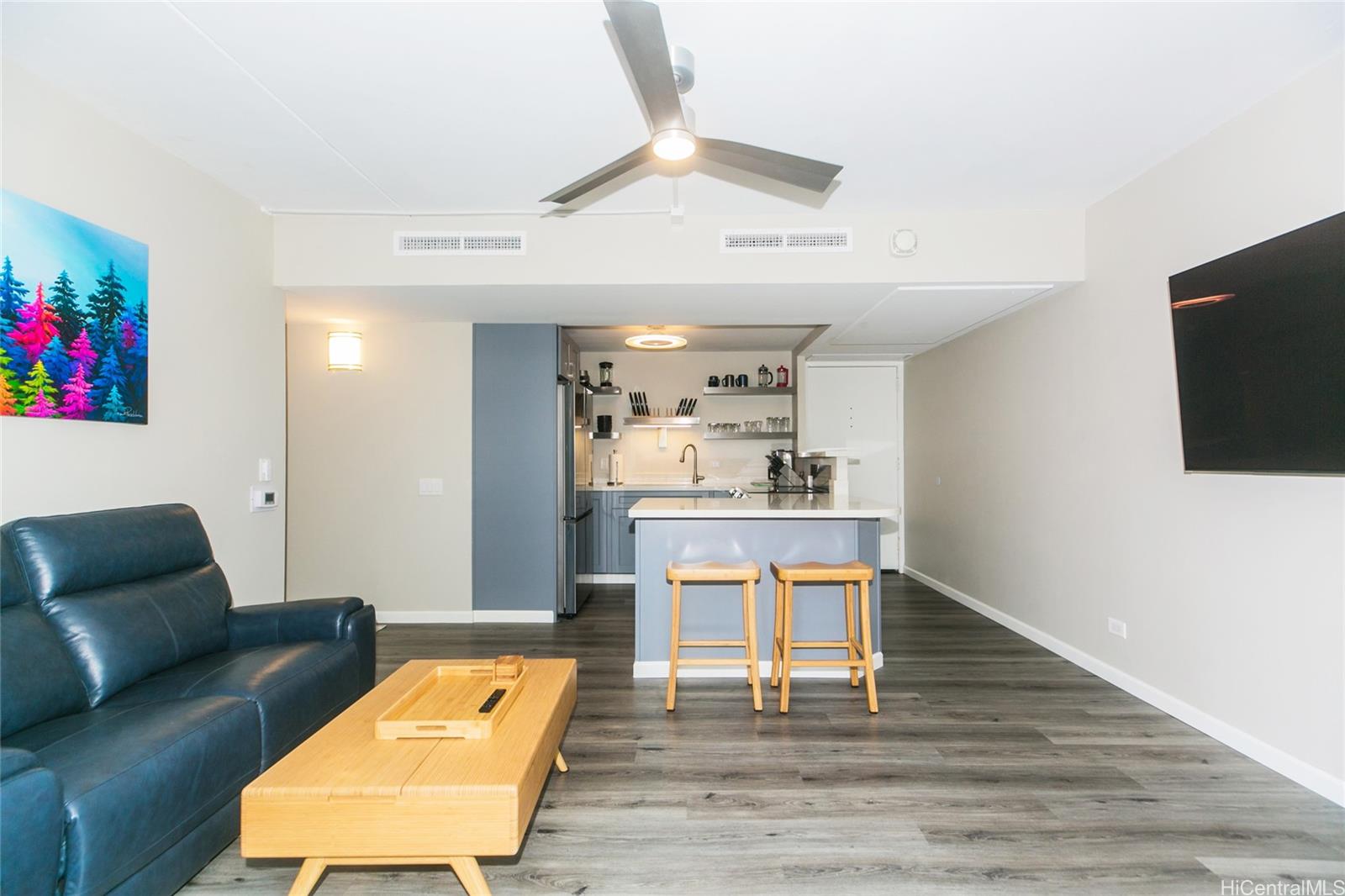 225 Queen Street  Unit 9G