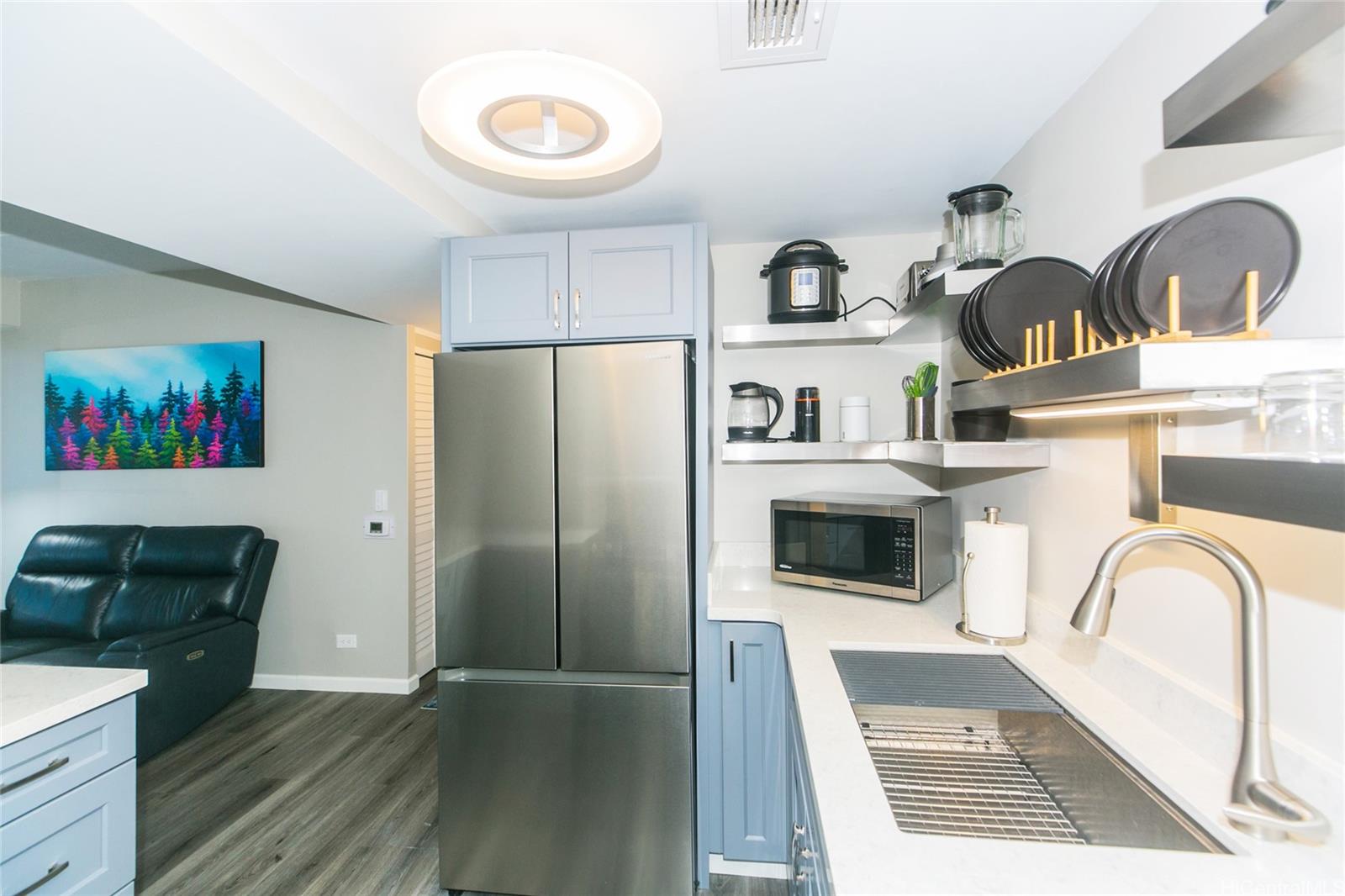 225 Queen Street  Unit 9G