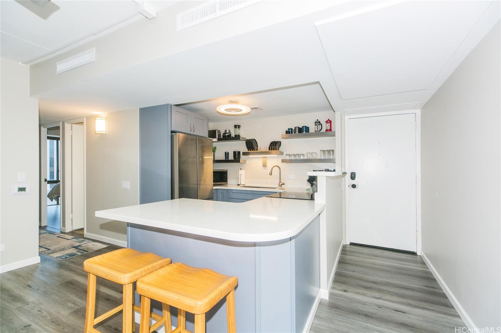 225 Queen Street  Unit 9G