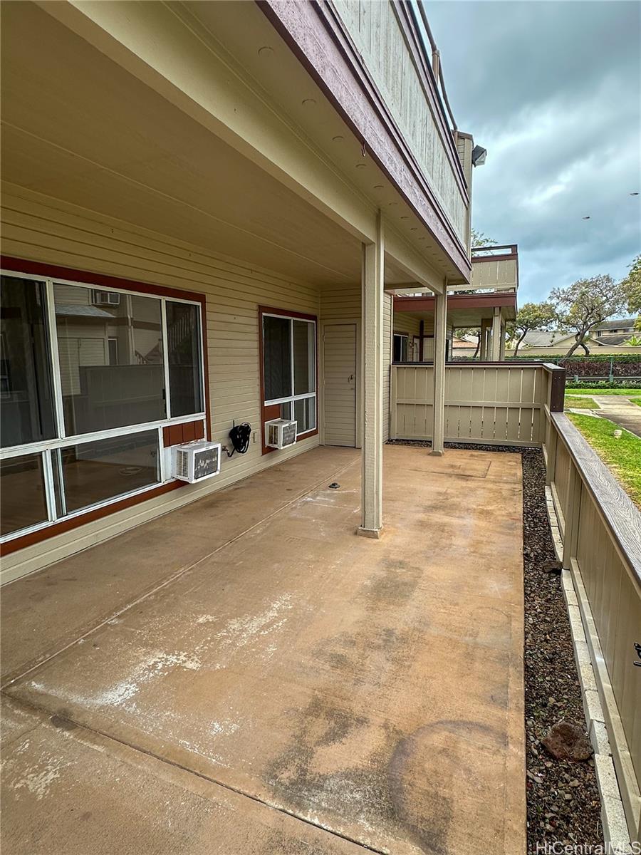 Photo 16 of 23
