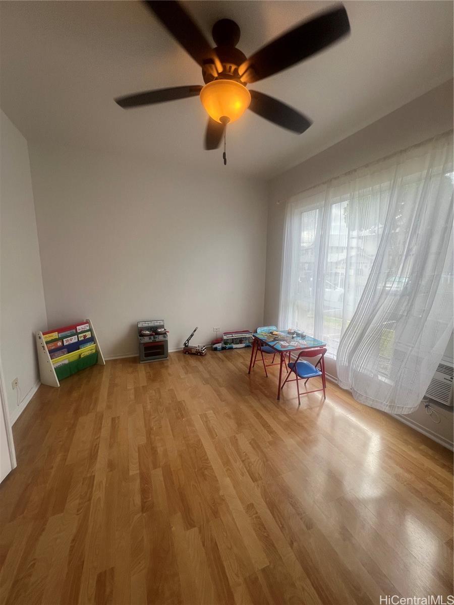 Photo 8 of 23
