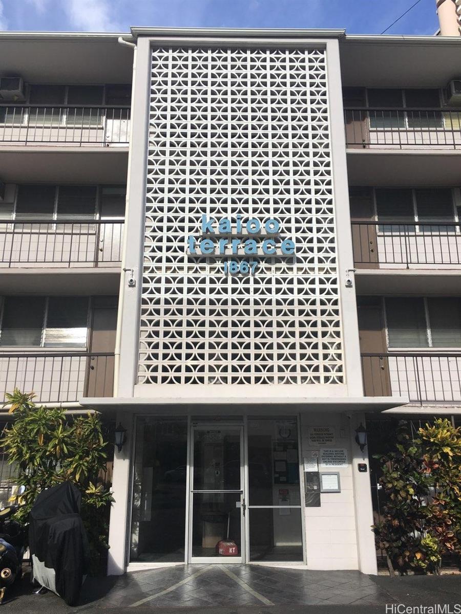 1863 Kaioo Drive 302