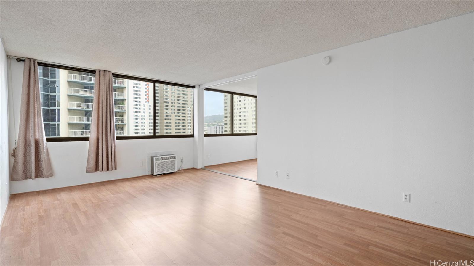 1255 Nuuanu Avenue E1604