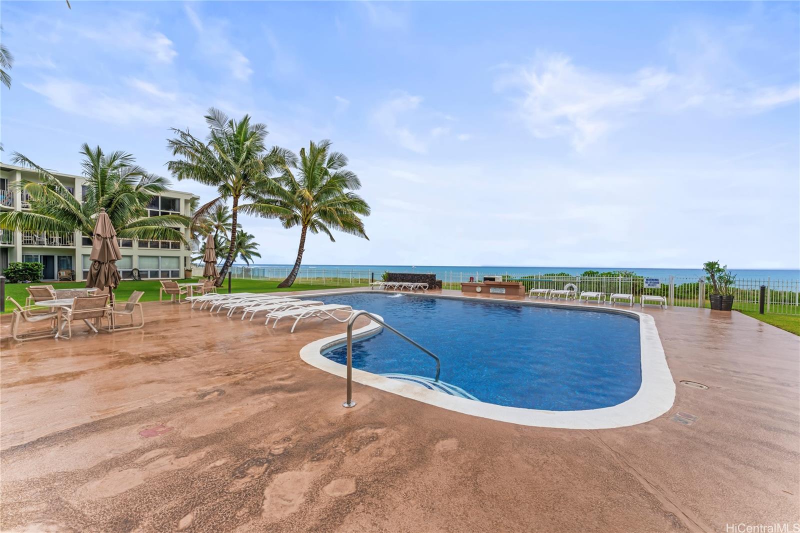 87-561 Farrington Highway  Unit 109