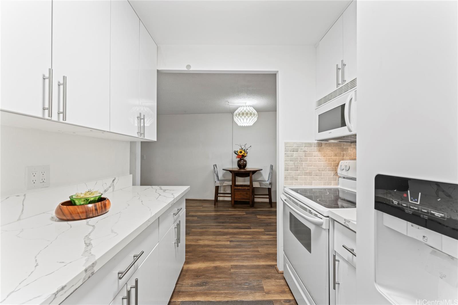 87-561 Farrington Highway  Unit 109