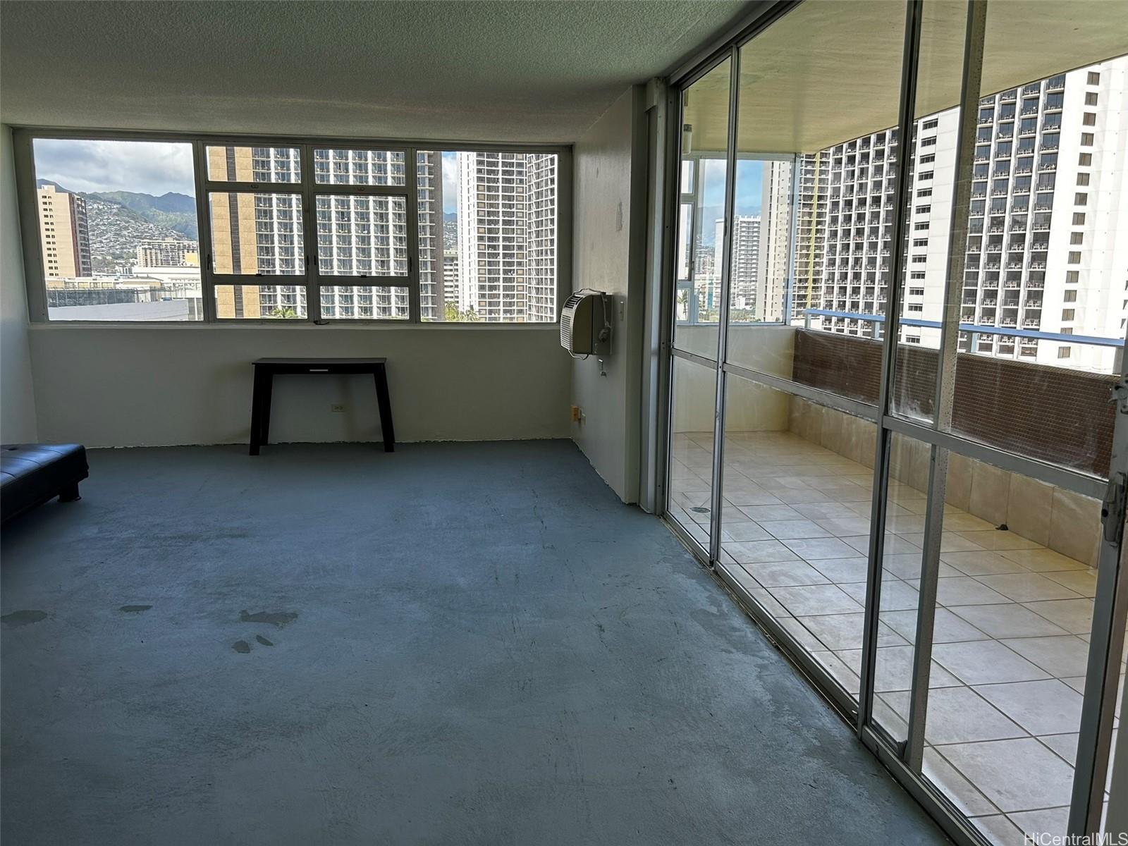 Photo 6 of 25