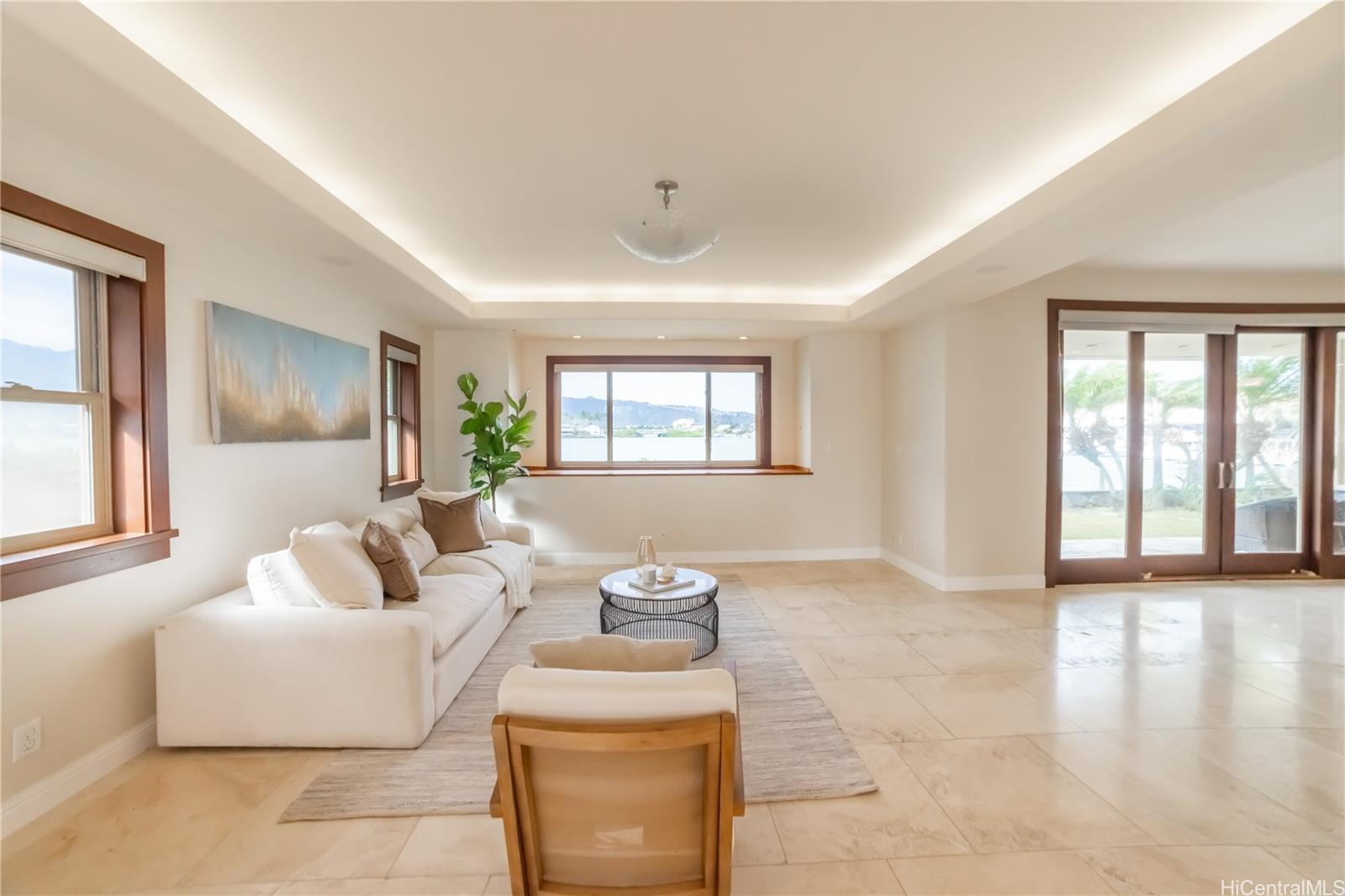 7096 Kalanianaole Highway