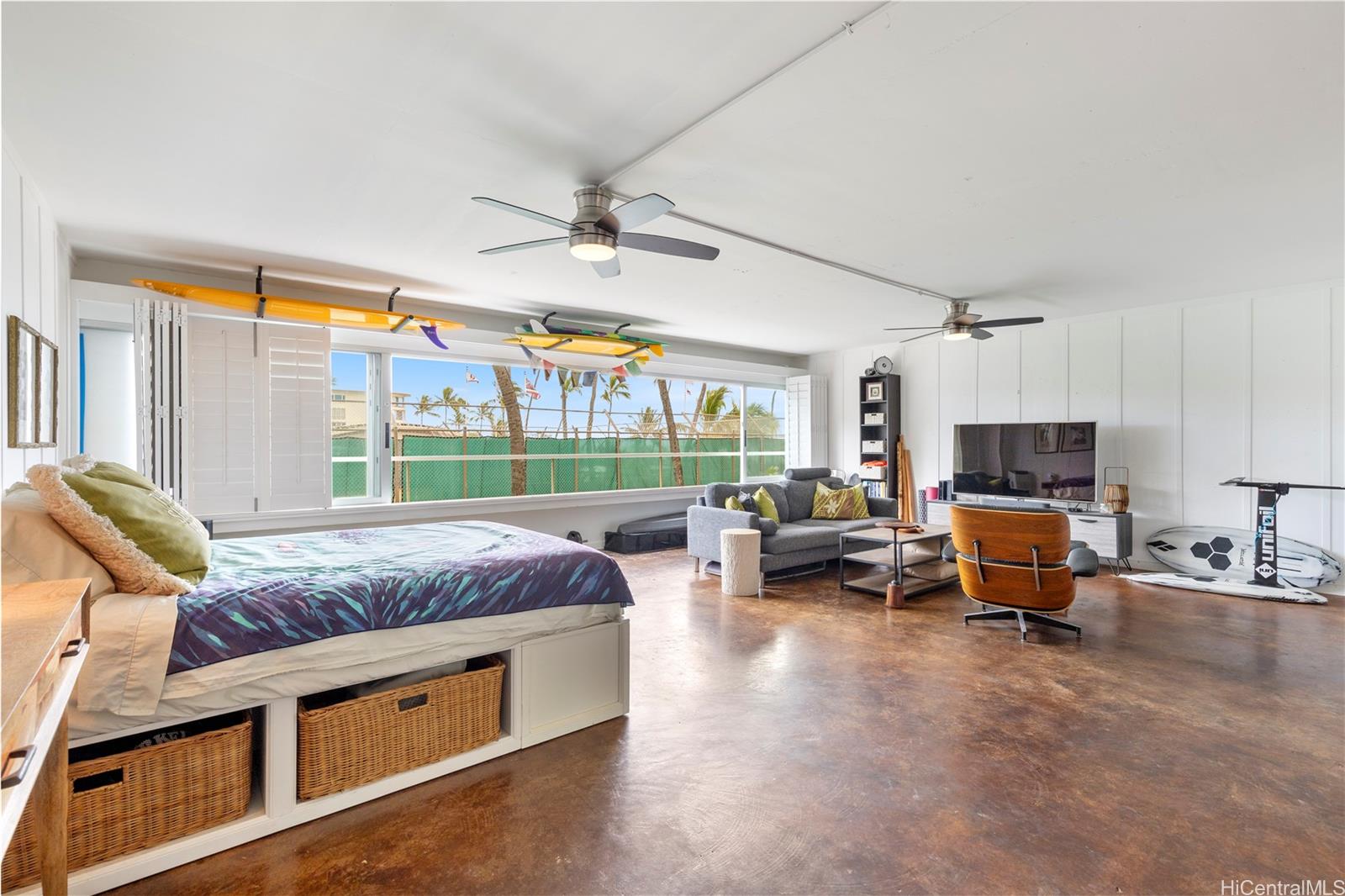 2895 Kalakaua Avenue  Unit 207