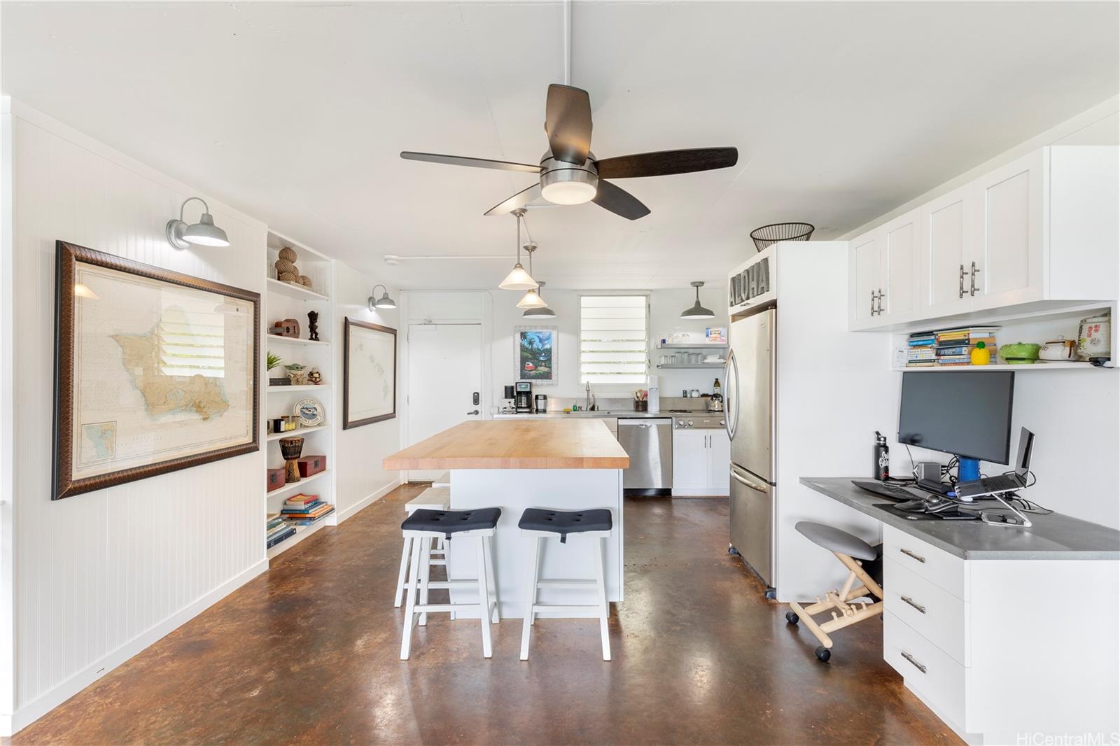2895 Kalakaua Avenue  Unit 207