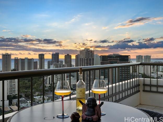 2333 Kapiolani Boulevard  Unit 3517