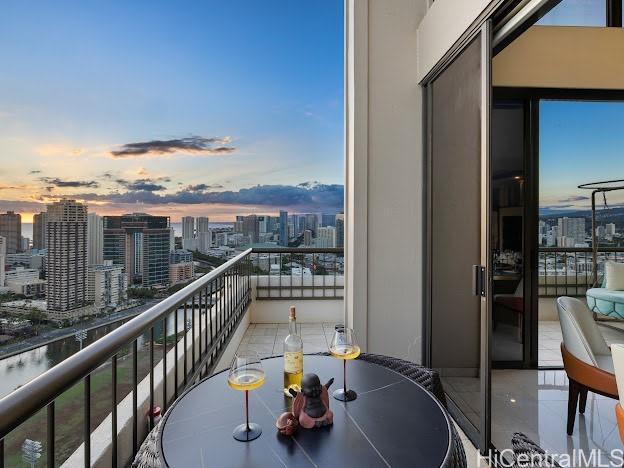 2333 Kapiolani Boulevard  Unit 3517