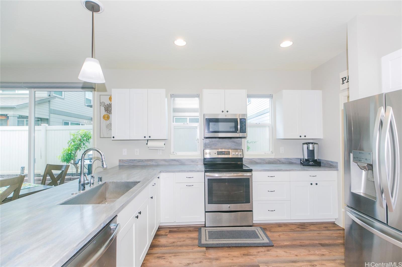 911106 Hokua Street