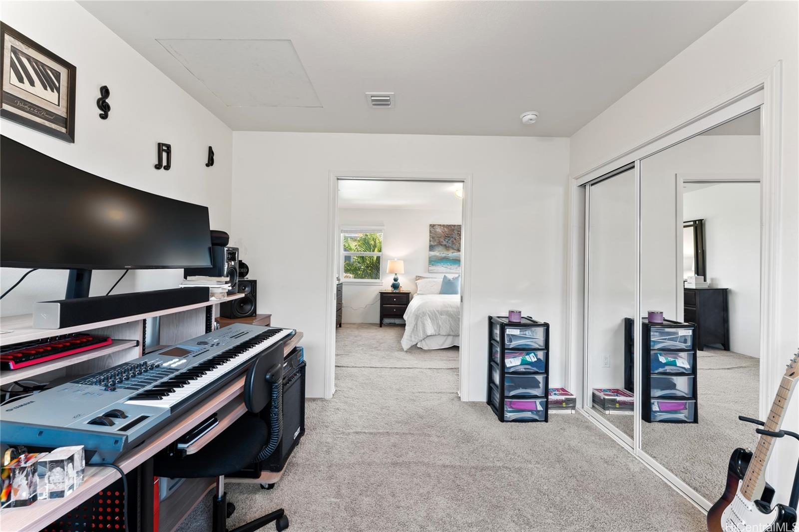 91-6221 Kapolei Parkway  Unit 430