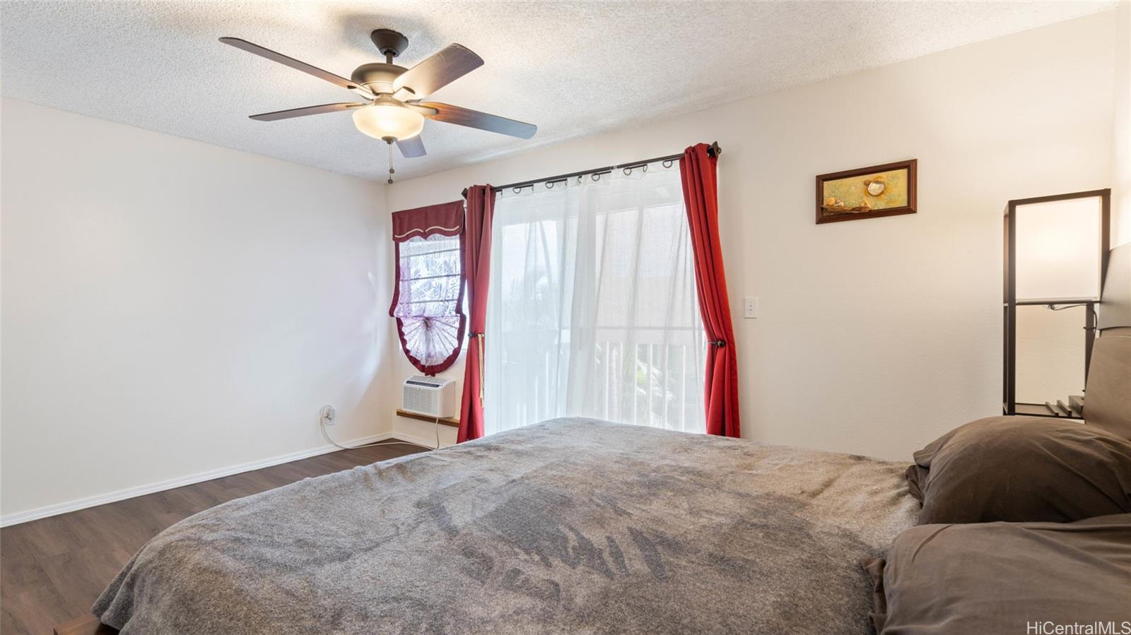 Photo 21 of 25