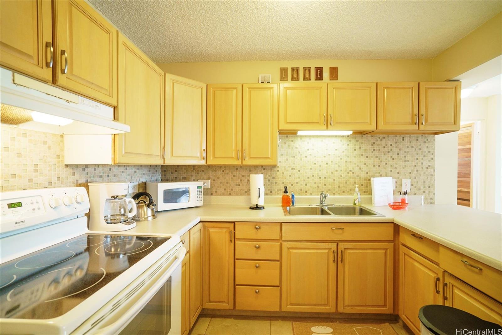 2575 Kuhio Avenue  Unit 1702