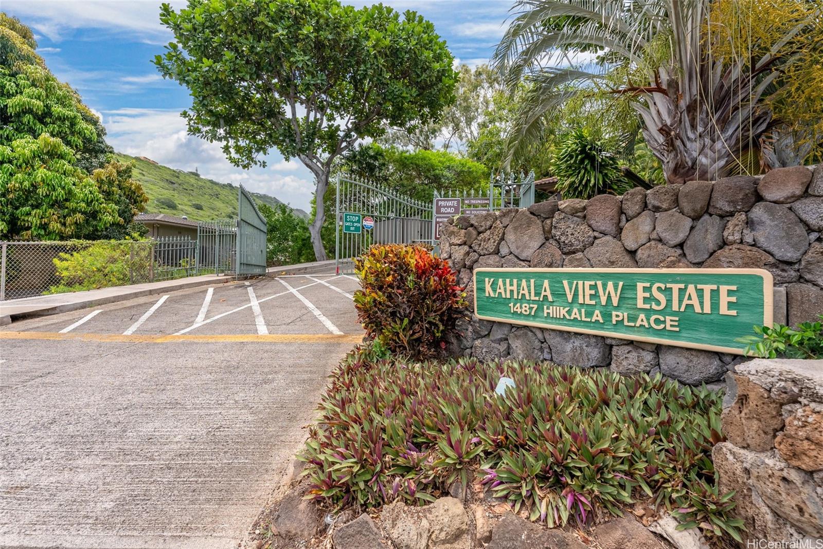Photo 21 of 25