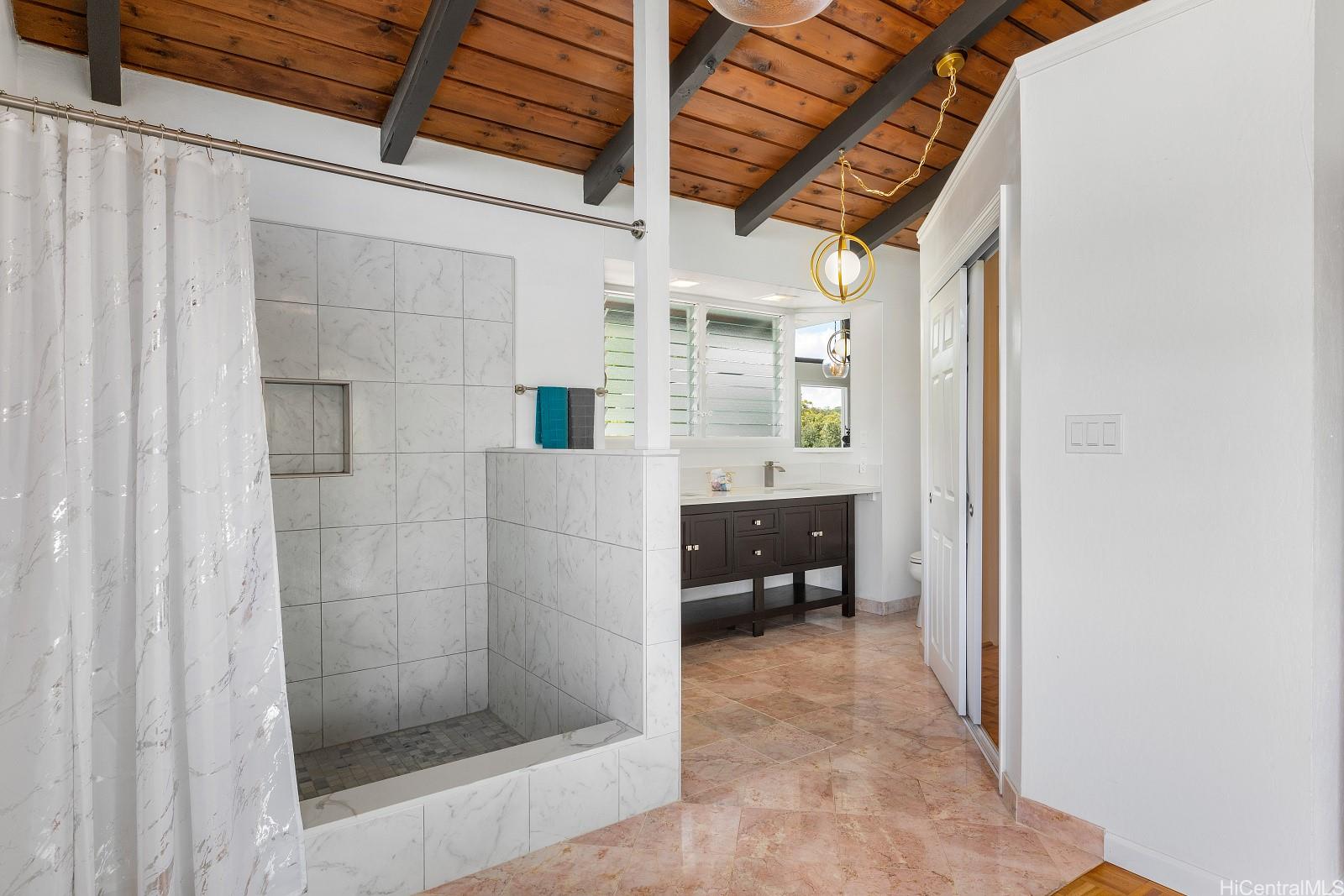 95-109 Waikalani Drive